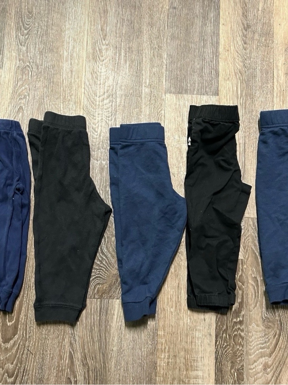 5 Pairs Of Toddler Boy Pants Navy Blue Black Khakis Sweatpants Size 12-18 Months - Picture 1 of 7